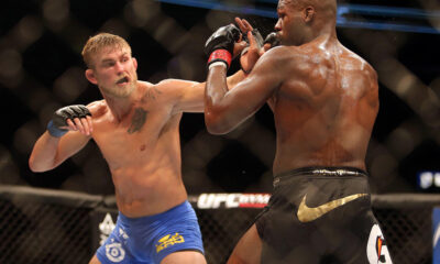 alexander-gustafsson-jon-jones-ufc-165